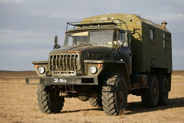 Société d'État VALDEXPOЯT Ural-4320-b